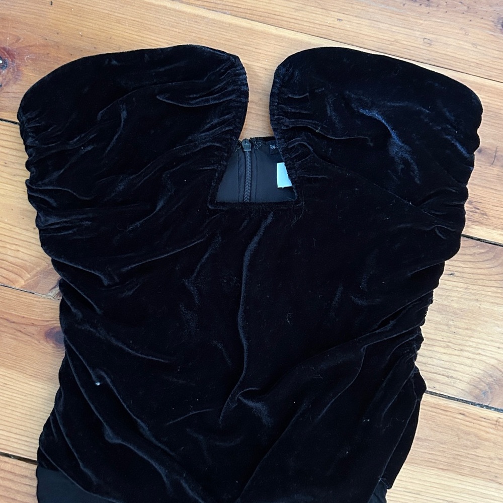 Elegant Black Velvet Strapless Top